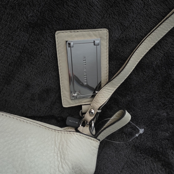 Karen Millen Cream Leather Bag with Silver Details - Picture 2 of 5